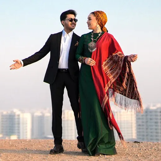 Bagtly bolmak ýaraşýar