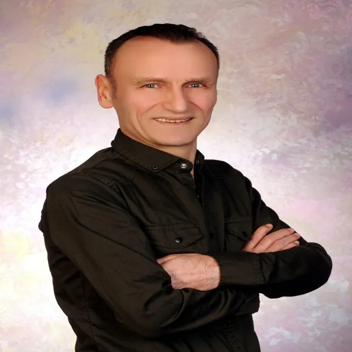 Ayhan Işık