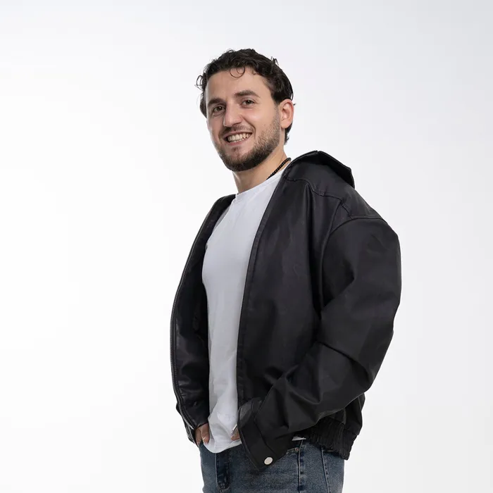 Adjo